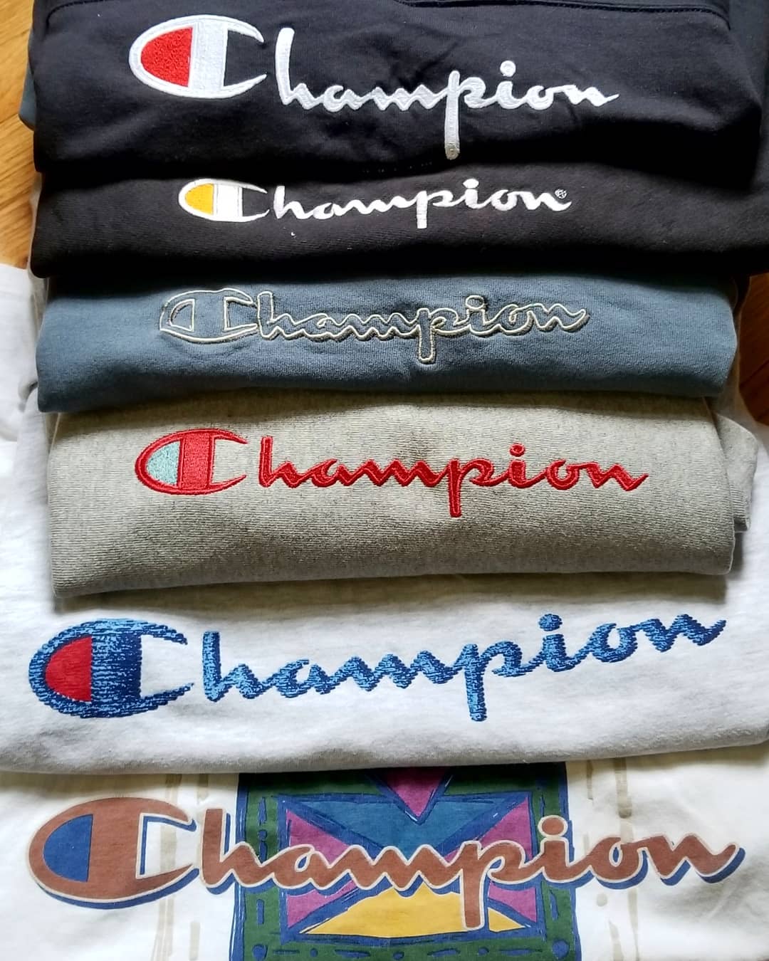 Shout out @luckyfinds_, @waybach_, @jax_vintage, @qgtmvtg, @michiganthrift, @alpo.snow, @lostboys.vintage, @getretrovtg, @crazylokovintage and all the others we met today. Good looking out! #champion #vintagechampion